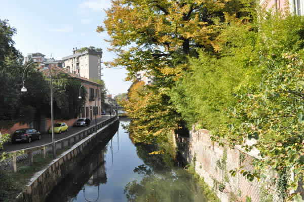 Il naviglio dal Ponte vecchio. Via Bertelli verso Viale Monza